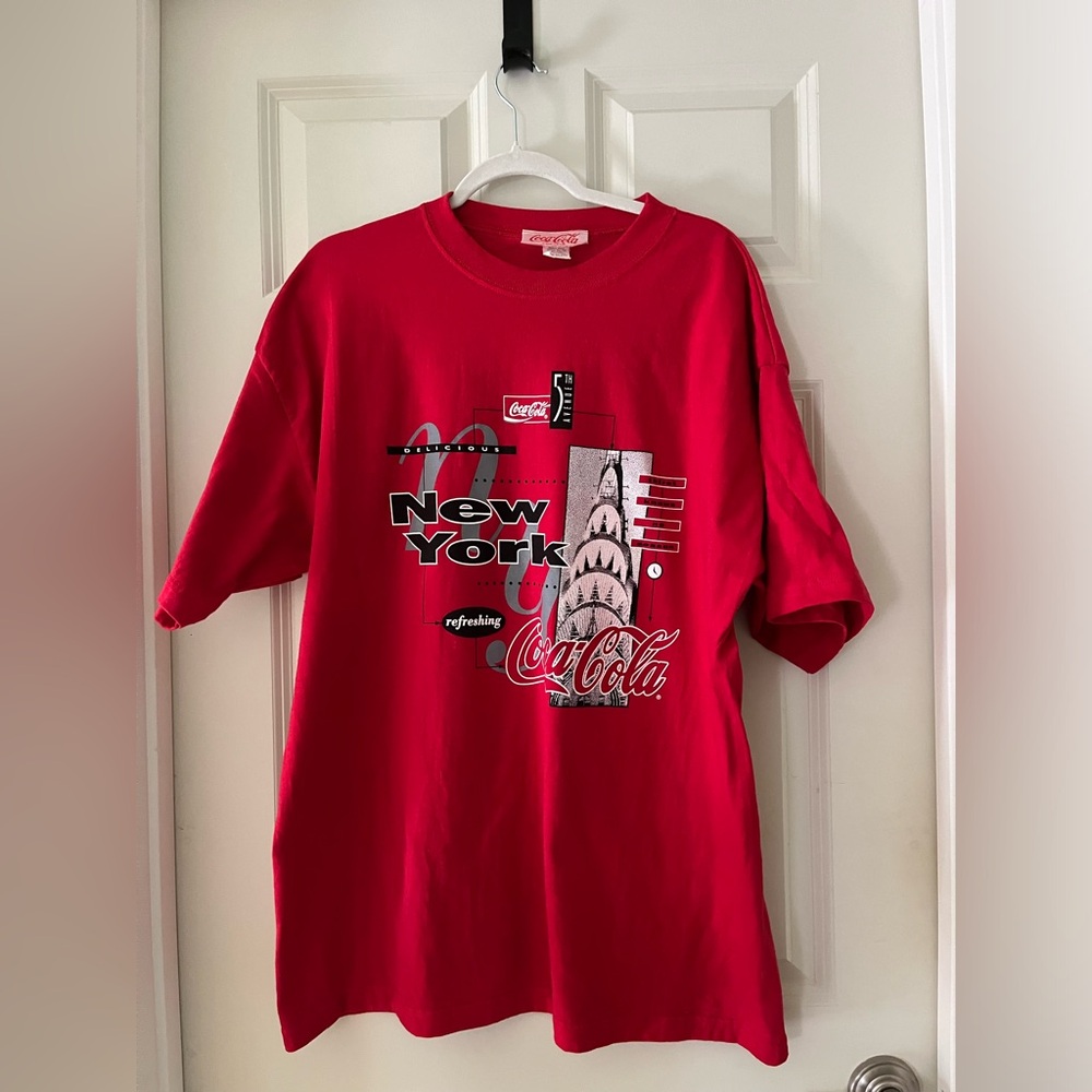 Men’s Vintage 90’s New York 5th Avenue graphic Coca-Cola Red T-Shirt XL Y2K